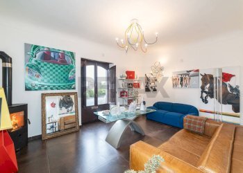 Soggiorno - Casa indipendente Viale Regina Margherita
 
112-114, Castiglione di Sicilia - foto 3