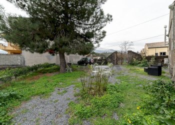 Giardino - Casa indipendente Viale Regina Margherita
 
112-114, Castiglione di Sicilia - foto 24