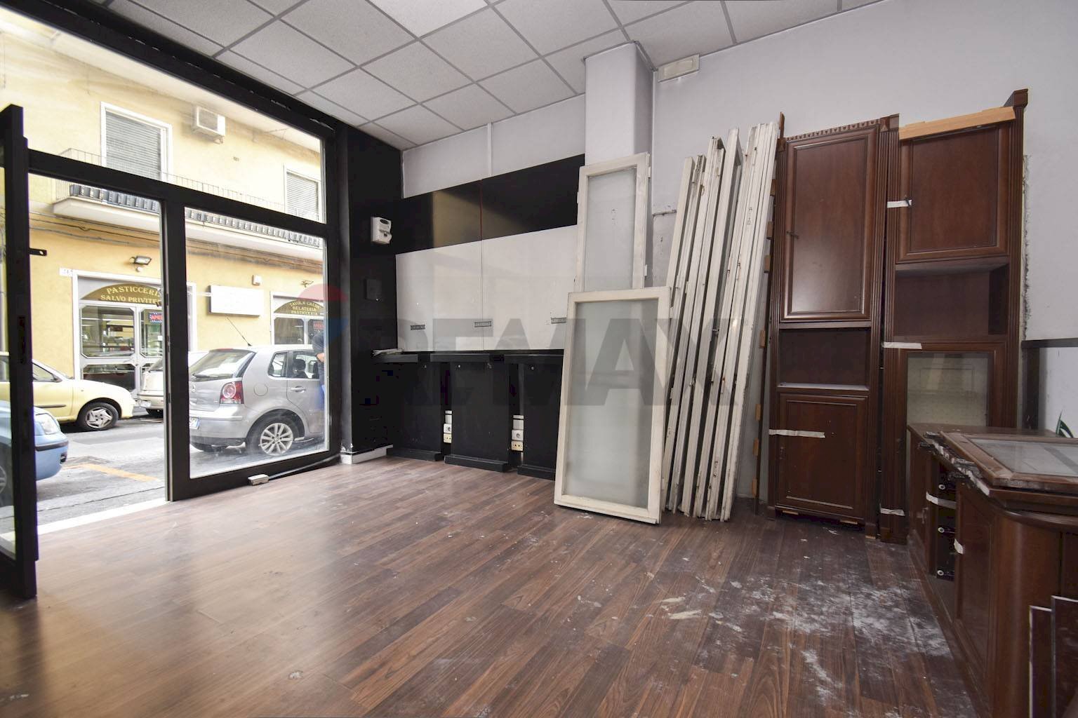 Stanza vuota - Locale Commerciale Via Padova
 
39, Catania - foto 3