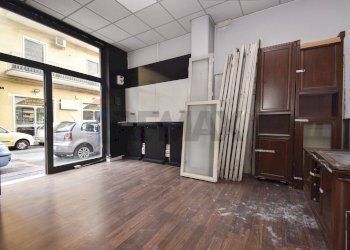 Stanza vuota - Locale Commerciale Via Padova
 
39, Catania - foto 3