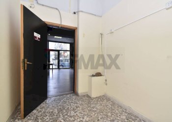 Ricezione / Lobby - Locale Commerciale Via Padova
 
39, Catania - foto 11