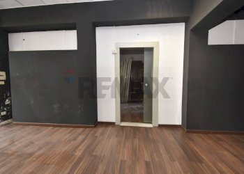 Stanza vuota - Locale Commerciale Via Padova
 
39, Catania - foto 15