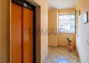 Hall / corridoio - Quadrilocale Via Finocchiari
 
95, Aci Catena - foto 22