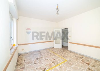 Stanza vuota - Quadrilocale Via Torquato Tasso
 
7, Acireale - foto 6