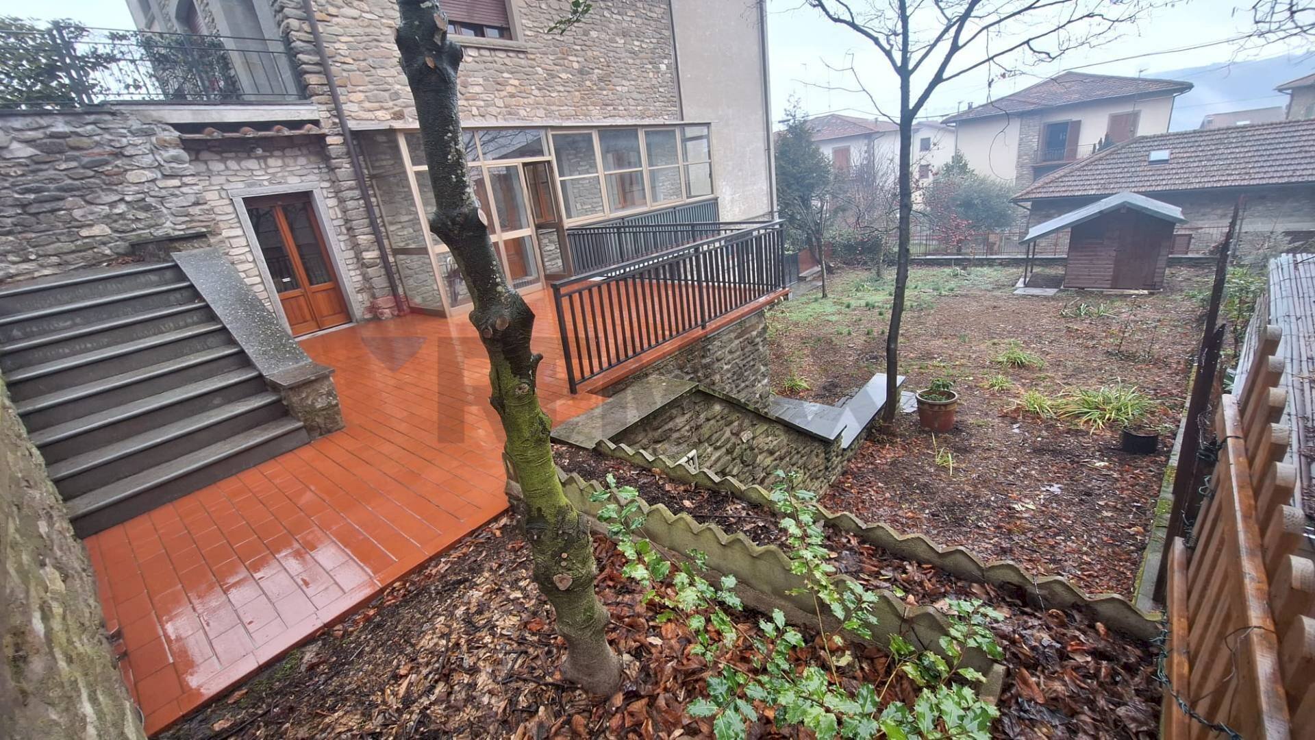 Giardino - Casa semi indipendente VIA TURATI
 
49, Bibbiena - foto 2