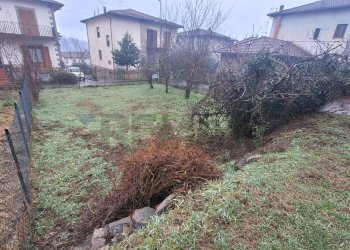 Giardino - Casa semi indipendente VIA TURATI
 
49, Bibbiena - foto 9