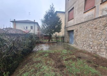 Giardino - Casa semi indipendente VIA TURATI
 
49, Bibbiena - foto 11