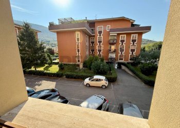 Edificio all\'aperto - Four-room apartment Prato - photo 1