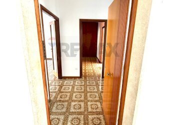Hall / corridoio - Four-room apartment Prato - photo 3