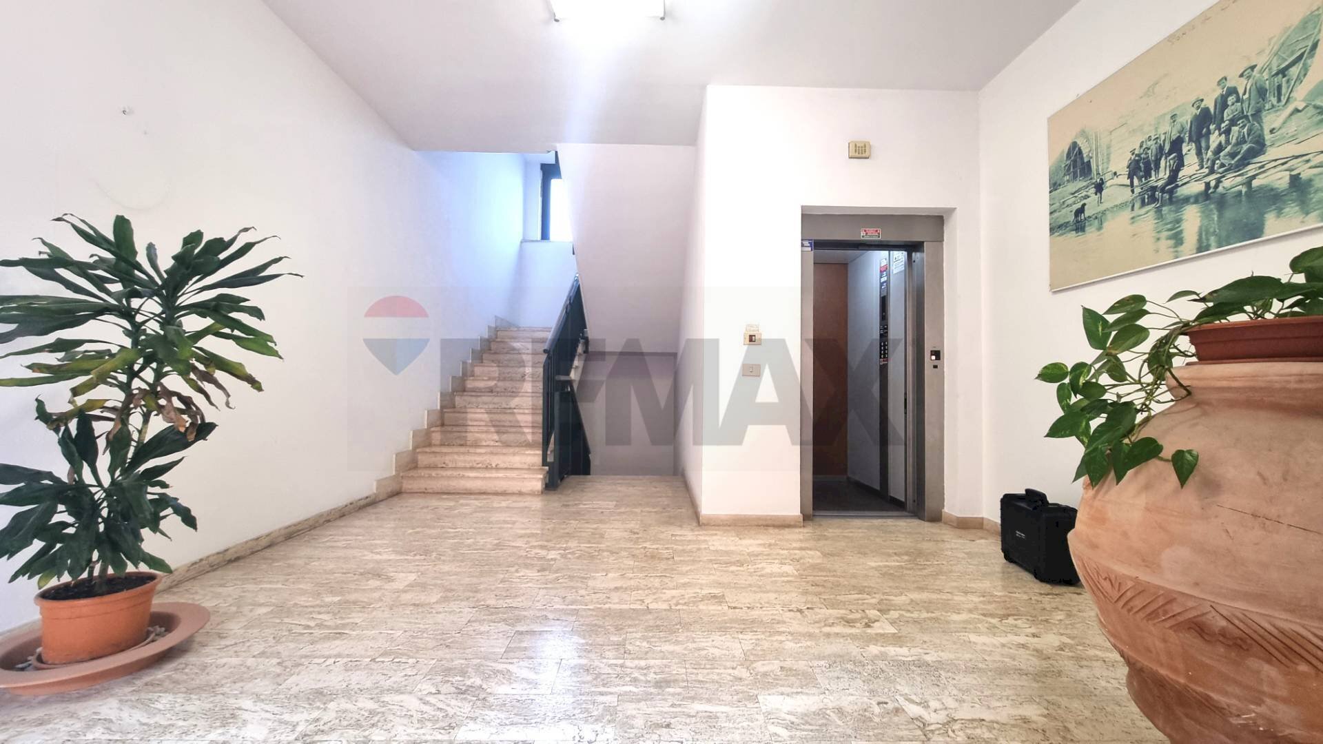 Ricezione / Lobby - Three-room apartment Via Circonvallazione
31, Cecina - photo 2
