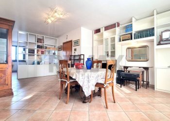 Sala da pranzo - Trilocale Via Circonvallazione
 
31, Cecina - foto 7