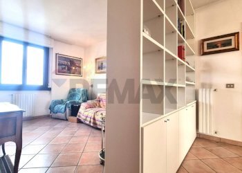 Camera / camera da letto - Trilocale Via Circonvallazione
 
31, Cecina - foto 13