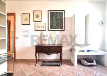 Hall / corridoio - Trilocale Via Circonvallazione
 
31, Cecina - foto 21