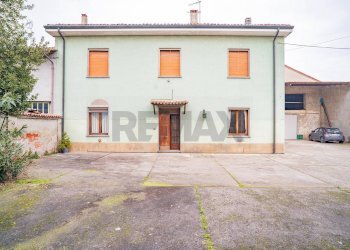 Casa all\'aperto - Casa semi indipendente Via Garibaldi
 
N.10, Casteldidone - foto 2