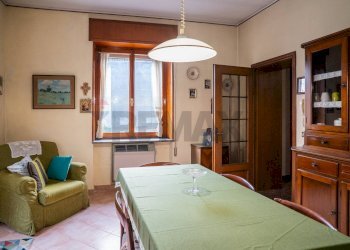 Sala da pranzo - Casa semi indipendente Via Garibaldi
 
N.10, Casteldidone - foto 6