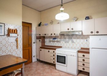 Cucina - Casa semi indipendente Via Garibaldi
 
N.10, Casteldidone - foto 9