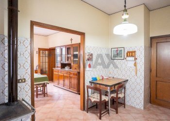 Sala da pranzo - Casa semi indipendente Via Garibaldi
 
N.10, Casteldidone - foto 12