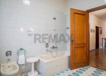 Bagno - Casa semi indipendente Via Garibaldi
 
N.10, Casteldidone - foto 40