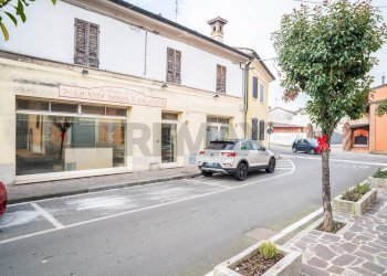 Edificio all\'aperto - Casa semi indipendente VIALE DELLA LIBERTA'
99, Martignana di Po - foto 1