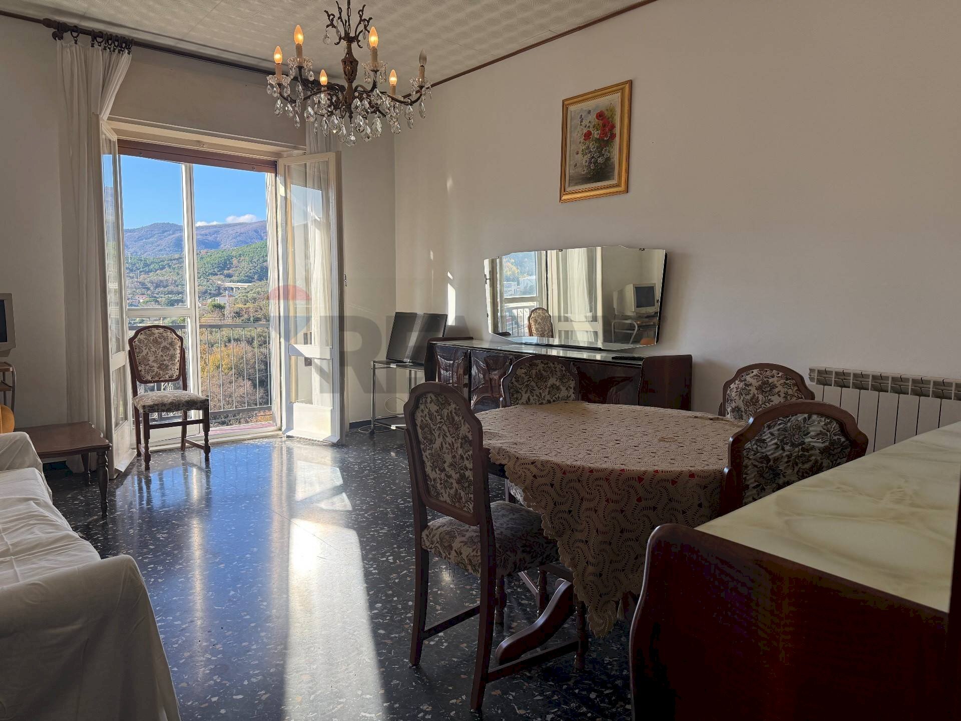 Sala da pranzo - Quadrilocale Via Tommaseo
 
37, Vado Ligure - foto 2