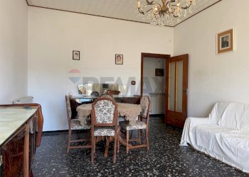 Sala da pranzo - Quadrilocale Via Tommaseo
 
37, Vado Ligure - foto 4