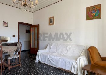 Sala da pranzo - Quadrilocale Via Tommaseo
 
37, Vado Ligure - foto 5