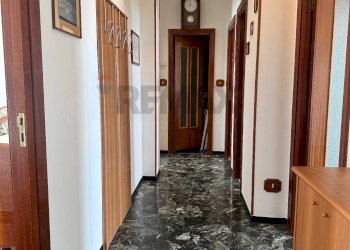 Hall / corridoio - Quadrilocale Via Tommaseo
 
37, Vado Ligure - foto 12