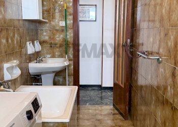 Bagno - Quadrilocale Via Tommaseo
 
37, Vado Ligure - foto 23