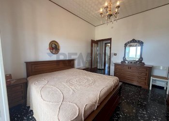 Camera / camera da letto - Quadrilocale Via Tommaseo
 
37, Vado Ligure - foto 25