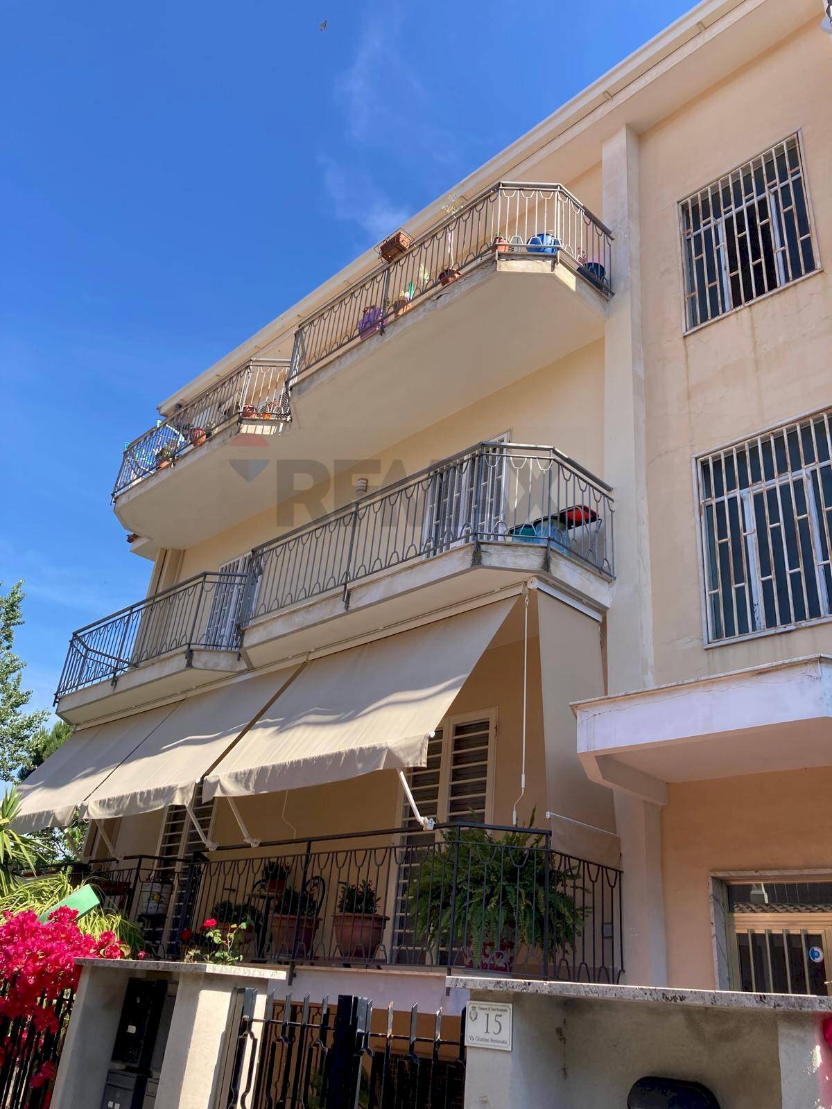 Edificio all\'aperto - Quadrilocale Sant'Anastasia - foto 2