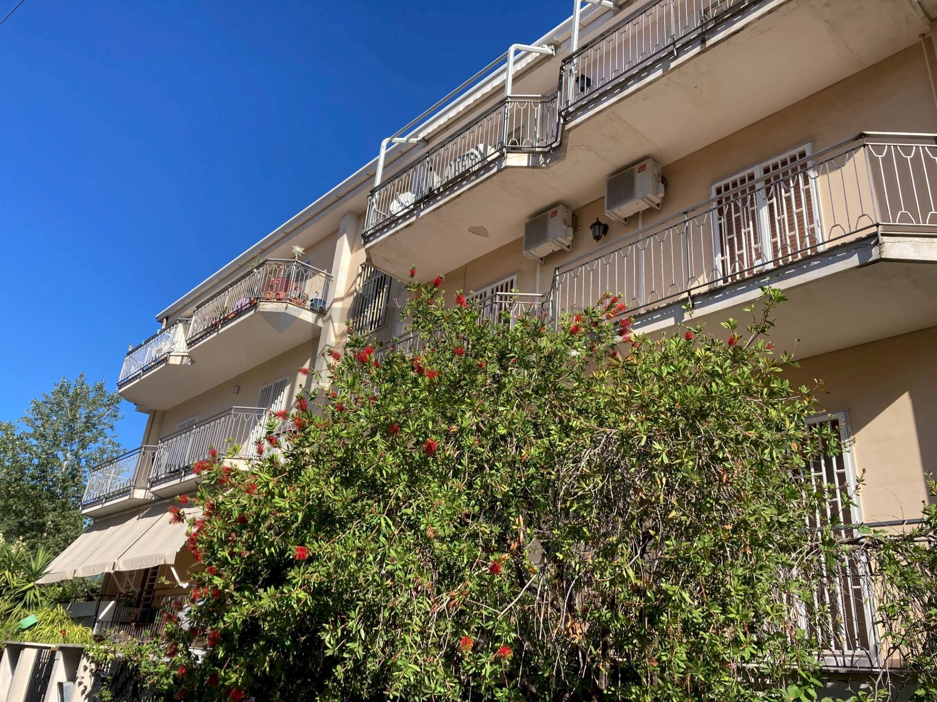 Edificio all\'aperto - Quadrilocale Sant'Anastasia - foto 3