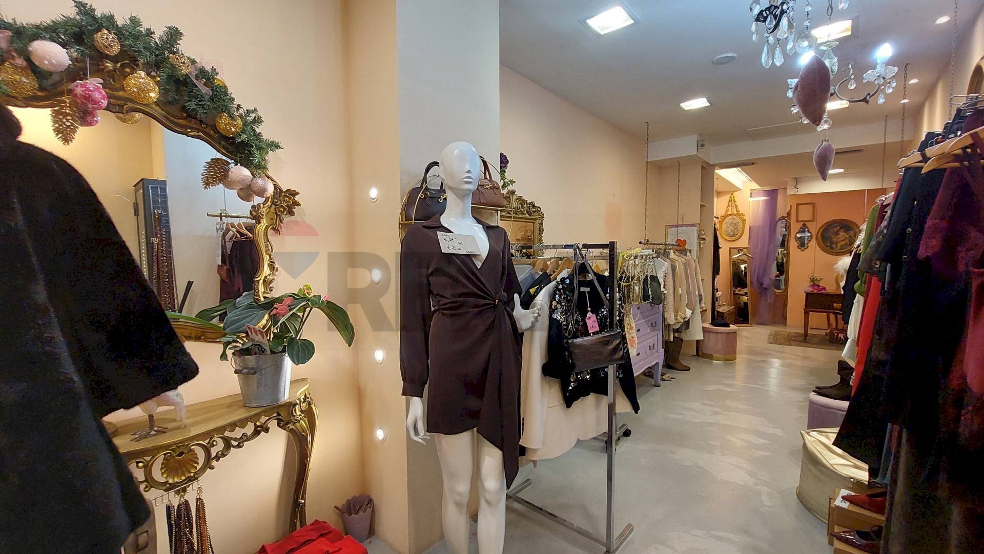 Cabina armadio - Commercial Premises via sant'Ambrogio
 
30, Varazze - photo 2