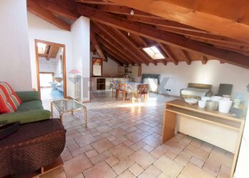 Sala da pranzo - Trilocale BRUGHIERA
 
61, Villa d'Almè - foto 2