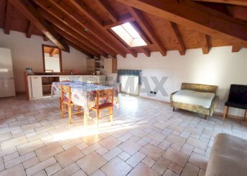 Sala da pranzo - Trilocale BRUGHIERA
 
61, Villa d'Almè - foto 3