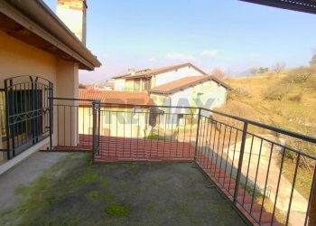 Balcone - Trilocale BRUGHIERA
 
61, Villa d'Almè - foto 14