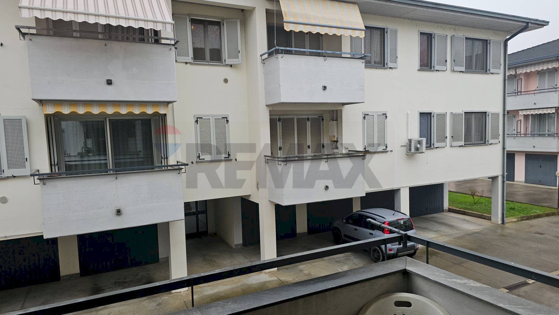 Edificio all\'aperto - Trilocale Tromello - foto 3