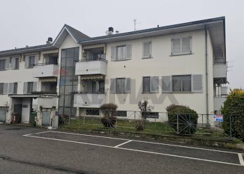 Edificio all\'aperto - Trilocale Tromello - foto 1