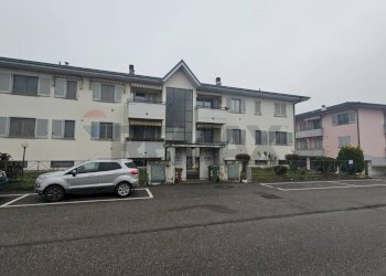 Edificio all\'aperto - Trilocale Tromello - foto 2