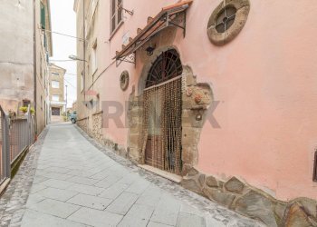 Edificio all\'aperto - Quadrilocale Via Roma
 
6, Ischia di Castro - foto 48