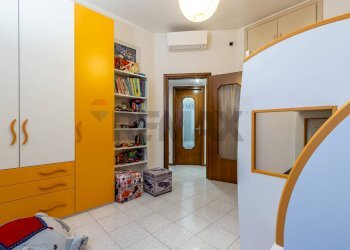 Camera / camera da letto - Trilocale Via Roberto Cozzi
 
5, Milano - foto 15