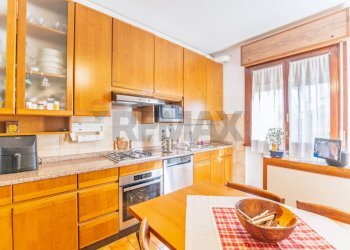 Cucina - Trilocale VIA UGO FOSCOLO
 
23, Cassano Magnago - foto 2