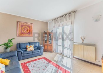 Soggiorno - Trilocale VIA UGO FOSCOLO
 
23, Cassano Magnago - foto 7