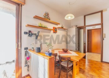 Cucina - Trilocale VIA UGO FOSCOLO
 
23, Cassano Magnago - foto 11