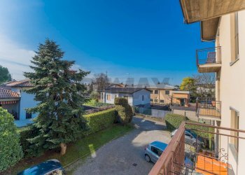 Balcone - Trilocale VIA UGO FOSCOLO
 
23, Cassano Magnago - foto 29