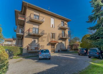 Edificio all\'aperto - Trilocale VIA UGO FOSCOLO
 
23, Cassano Magnago - foto 31