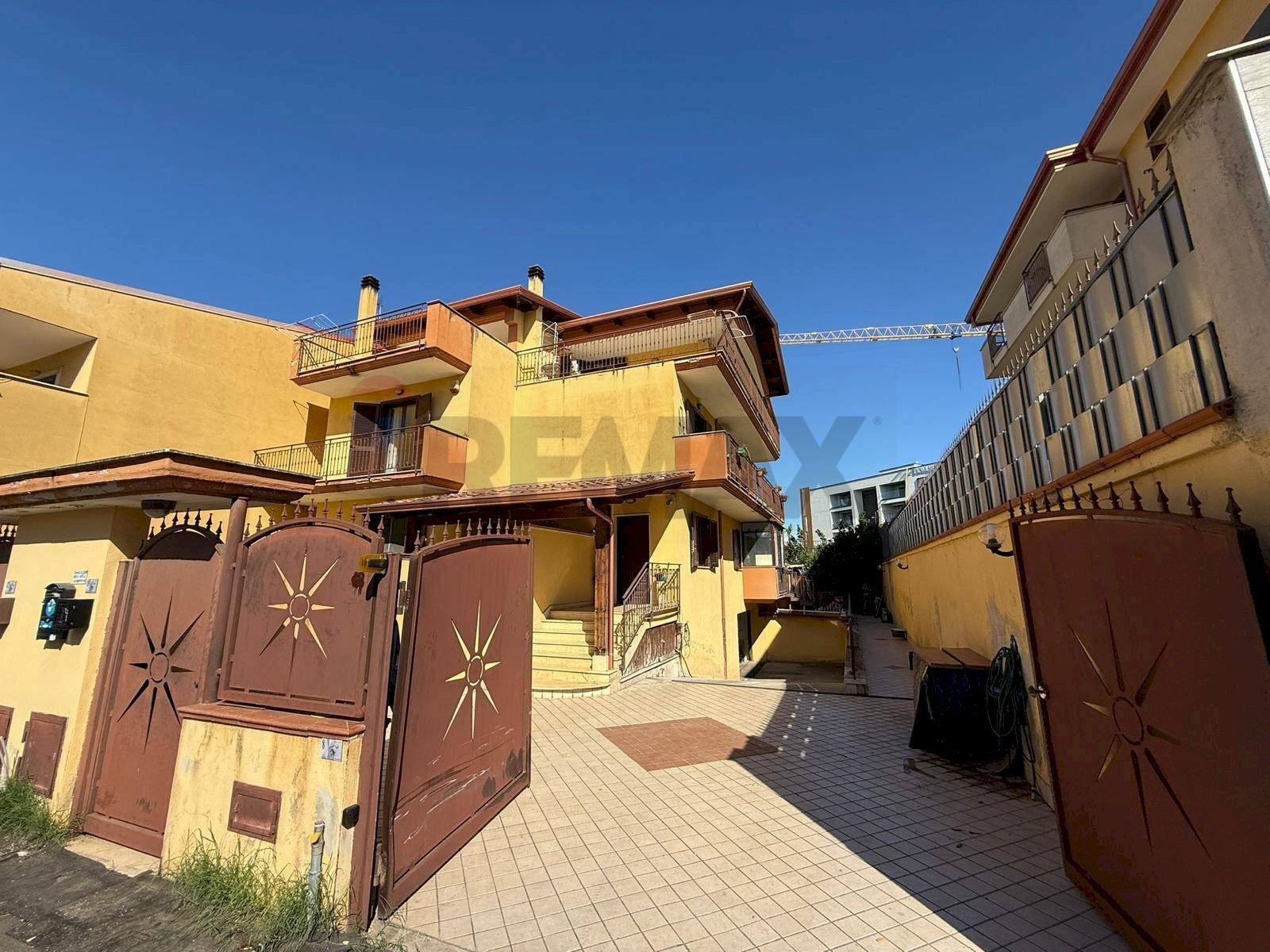 Casa all\'aperto - Villa a Schiera Via Federico II
 
10, Cesa - foto 1