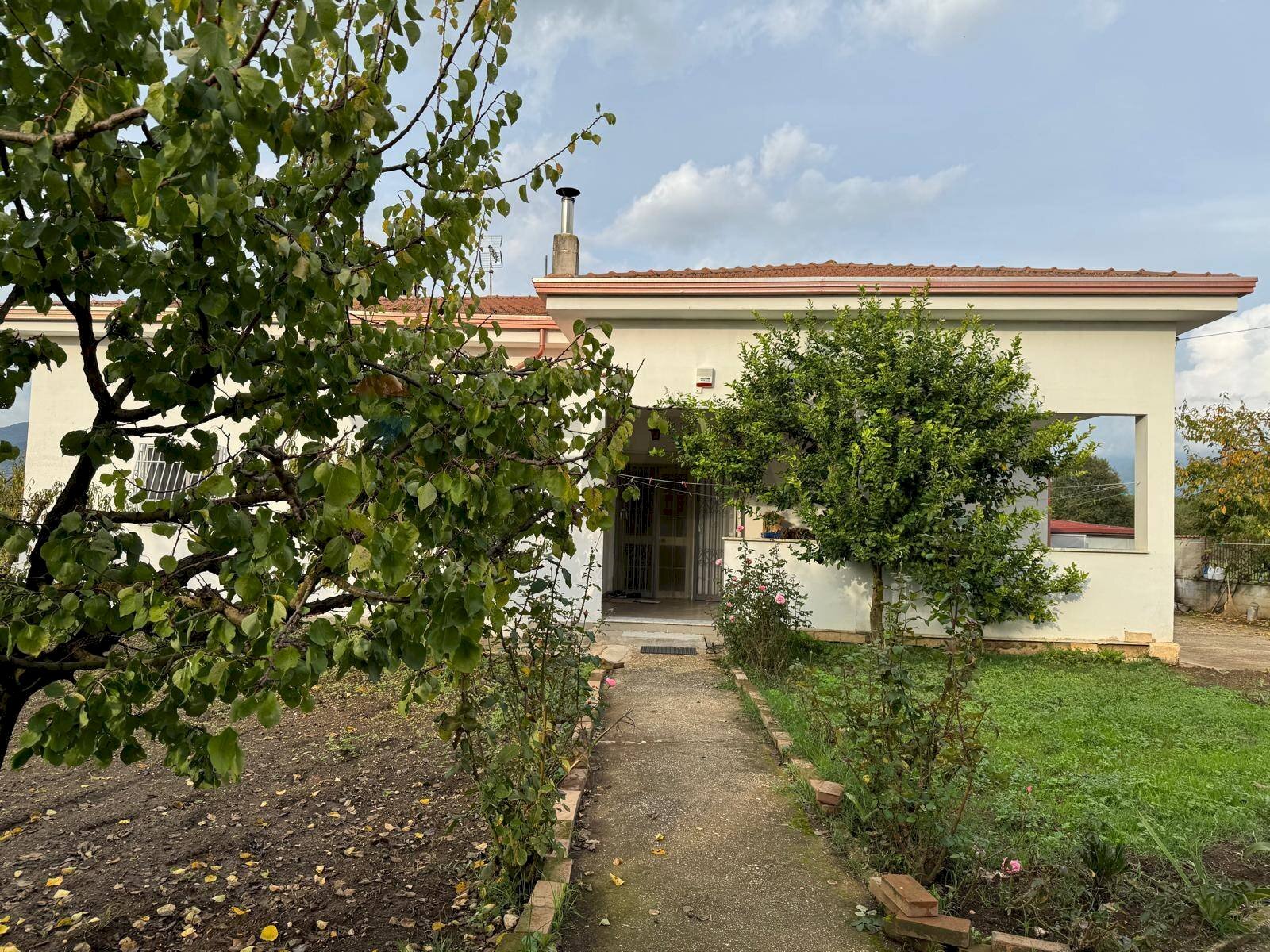 Casa all\'aperto - Independent house Contrada Ferrara
 
1, Vairano Patenora - photo 1