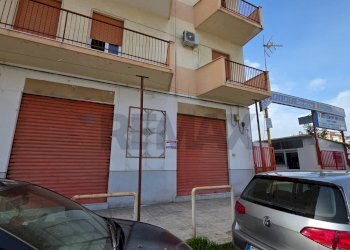 Edificio all\'aperto - Locale Commerciale Via Oreto
 
311, Palermo - foto 1