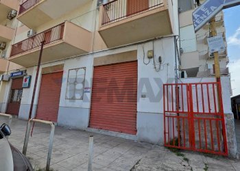 Edificio all\'aperto - Locale Commerciale Via Oreto
 
311, Palermo - foto 3