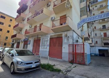 Edificio all\'aperto - Locale Commerciale Via Oreto
 
311, Palermo - foto 4